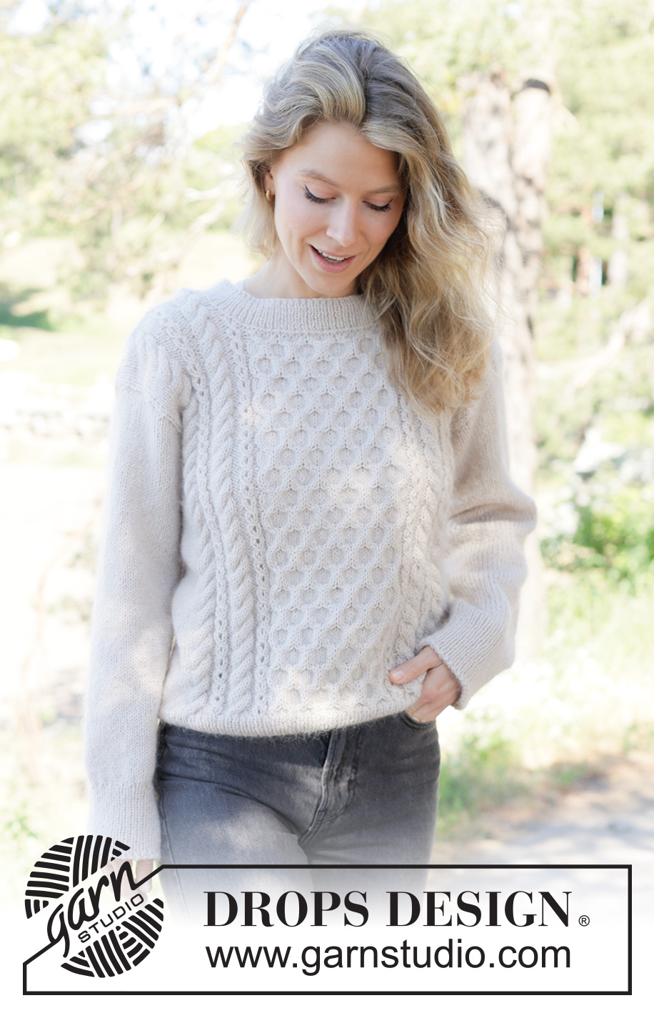 Snow Hive Sweater / DROPS 262-32 - Knitted jumper in DROPS Nord and DROPS Kid-Silk or DROPS Alpaca and DROPS Kid-Silk. The piece is worked bottom up with honeycomb pattern and cables. Sizes XS - XXXL.