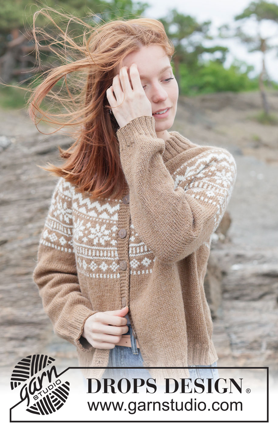 Maple Whisper Cardigan / DROPS 262-6 - Gebreid vest in DROPS Lima of DROPS Karisma. Het werk wordt van boven naar beneden gebreid met ronde pas, Scandinavisch patroon, dubbele halsrand en PUNNIKRAND. Maten XS - XXXL.