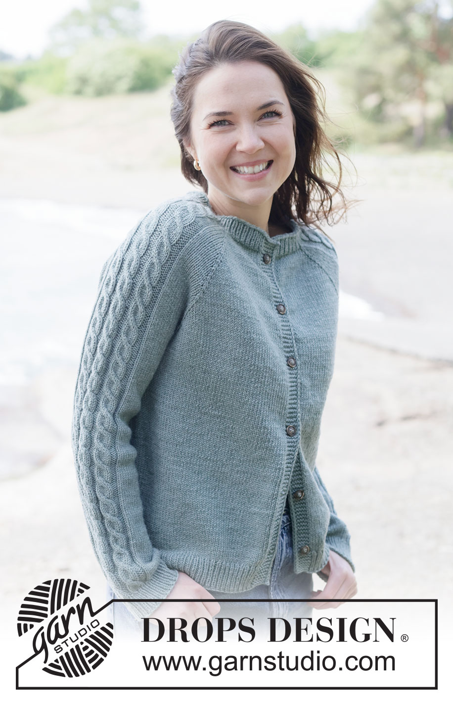 Tempest Tide Cardigan / DROPS 263-12 - Cardigan lavorato ai ferri in DROPS Merino Extra Fine o DROPS Lima. Lavorato dall’alto in basso a maglia rasata con raglan, trecce e I-cord. Taglie XS - XXXL.