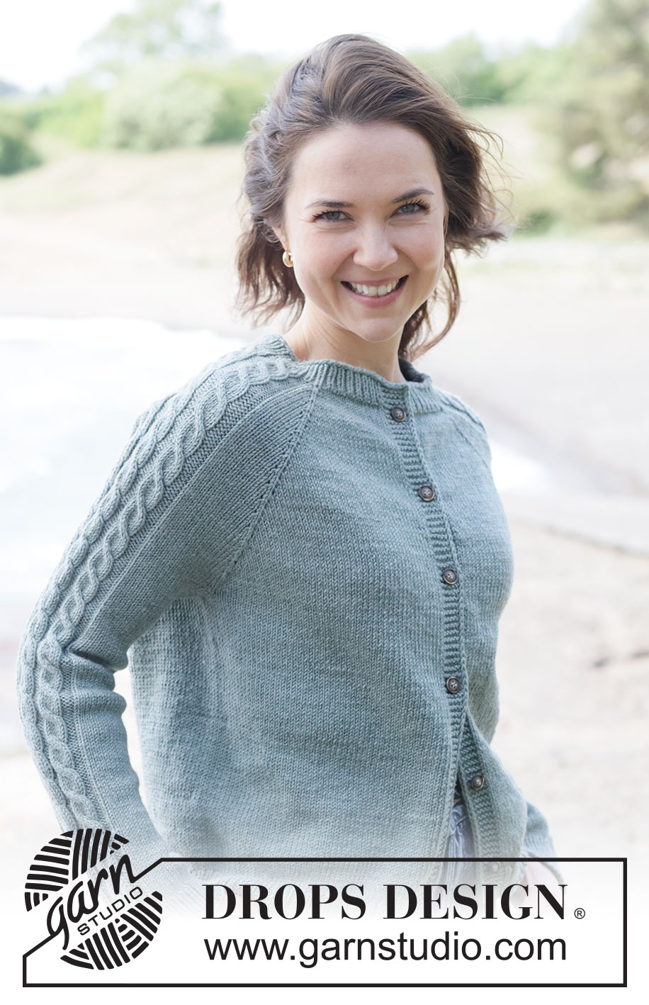Tempest Tide Cardigan / DROPS 263-12 - Cardigan lavorato ai ferri in DROPS Merino Extra Fine o DROPS Lima. Lavorato dall’alto in basso a maglia rasata con raglan, trecce e I-cord. Taglie XS - XXXL.