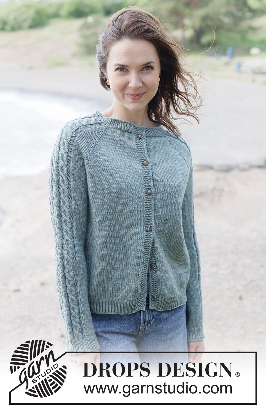 Tempest Tide Cardigan / DROPS 263-12 - Cardigan lavorato ai ferri in DROPS Merino Extra Fine o DROPS Lima. Lavorato dall’alto in basso a maglia rasata con raglan, trecce e I-cord. Taglie XS - XXXL.