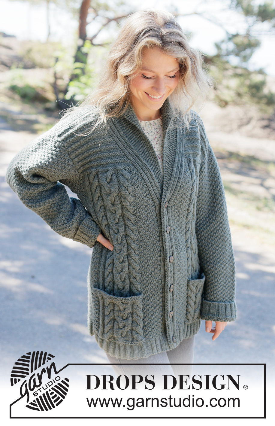 Finnley Cardigan / DROPS 263-13 - Longue veste tricotée de bas en haut, en DROPS Lima ou en DROPS Karisma. Se tricote avec manches montées, torsades, double point de riz, poches et col châle. Du XS au XXXL.