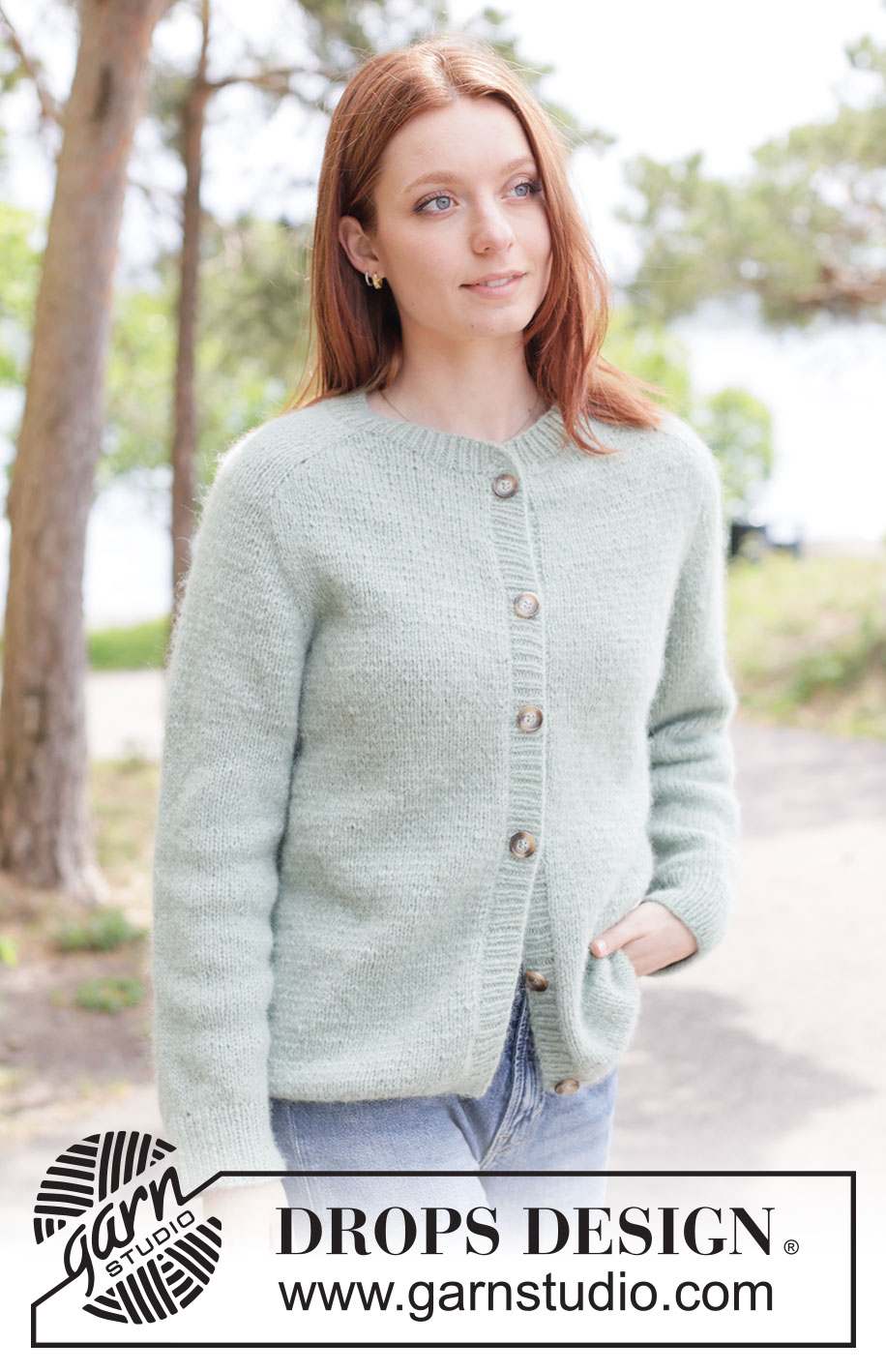 Pistachio Drift Cardigan / DROPS 263-15 - Strikket cardigan i DROPS Air. Arbejdet strikkes oppefra og ned i glatstrik med sadelskulder og opstrikket forkant. Størrelse XS - XXXL.