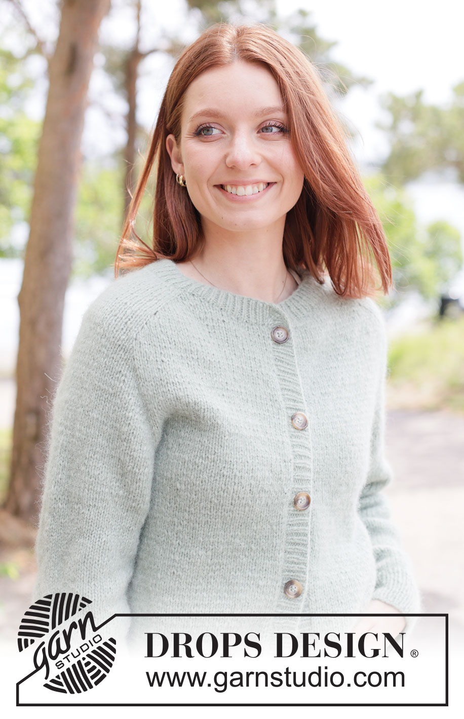 Pistachio Drift Cardigan / DROPS 263-15 - Strikket cardigan i DROPS Air. Arbejdet strikkes oppefra og ned i glatstrik med sadelskulder og opstrikket forkant. Størrelse XS - XXXL.