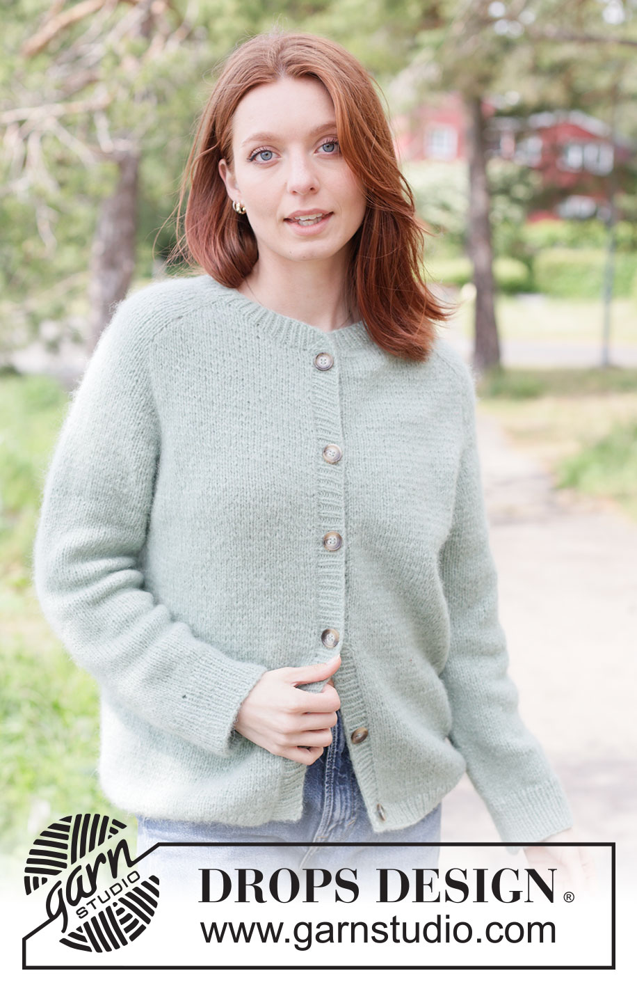 Pistachio Drift Cardigan / DROPS 263-15 - Strikket cardigan i DROPS Air. Arbejdet strikkes oppefra og ned i glatstrik med sadelskulder og opstrikket forkant. Størrelse XS - XXXL.