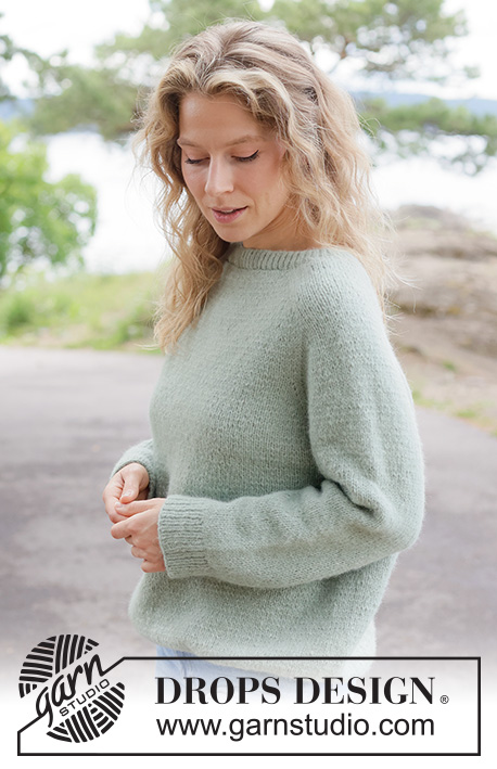 Sage Whisper Sweater / DROPS 263-16 - Maglione lavorato ai ferri in DROPS Air. Lavorato dall’alto in basso a maglia rasata con spalle a sella. Taglie: XS - XXXL.
