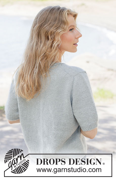 Misty Horizon Cardigan / DROPS 263-19 - Gestrickte Jacke in 1 Faden DROPS Alpaca und 1 Faden DROPS Kid-Silk oder 1 Faden DROPS BabyMerino und 1 Faden DROPS Kid-Silk. Es wird von oben nach unten glatt rechts mit europäischer Passe, Rollrand, I-Cord gestrickt. Größe XS - XXXL.