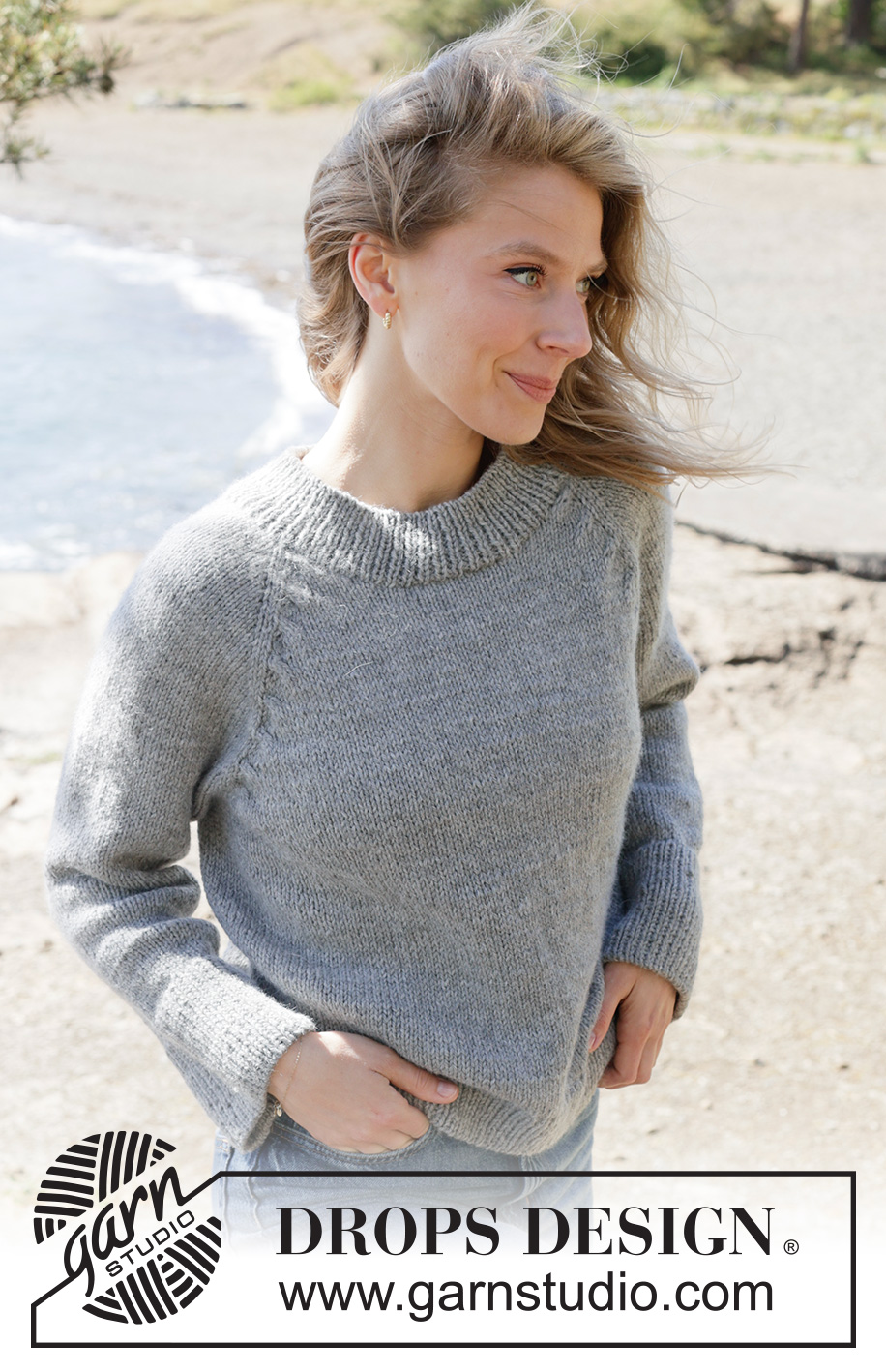 Grey Feather Sweater / DROPS 263-21 - Maglione lavorato ai ferri in DROPS Nepal o DROPS Alaska. Lavorato dall’alto in basso a maglia rasata con raglan e trecce. Taglie: XS - XXXL.