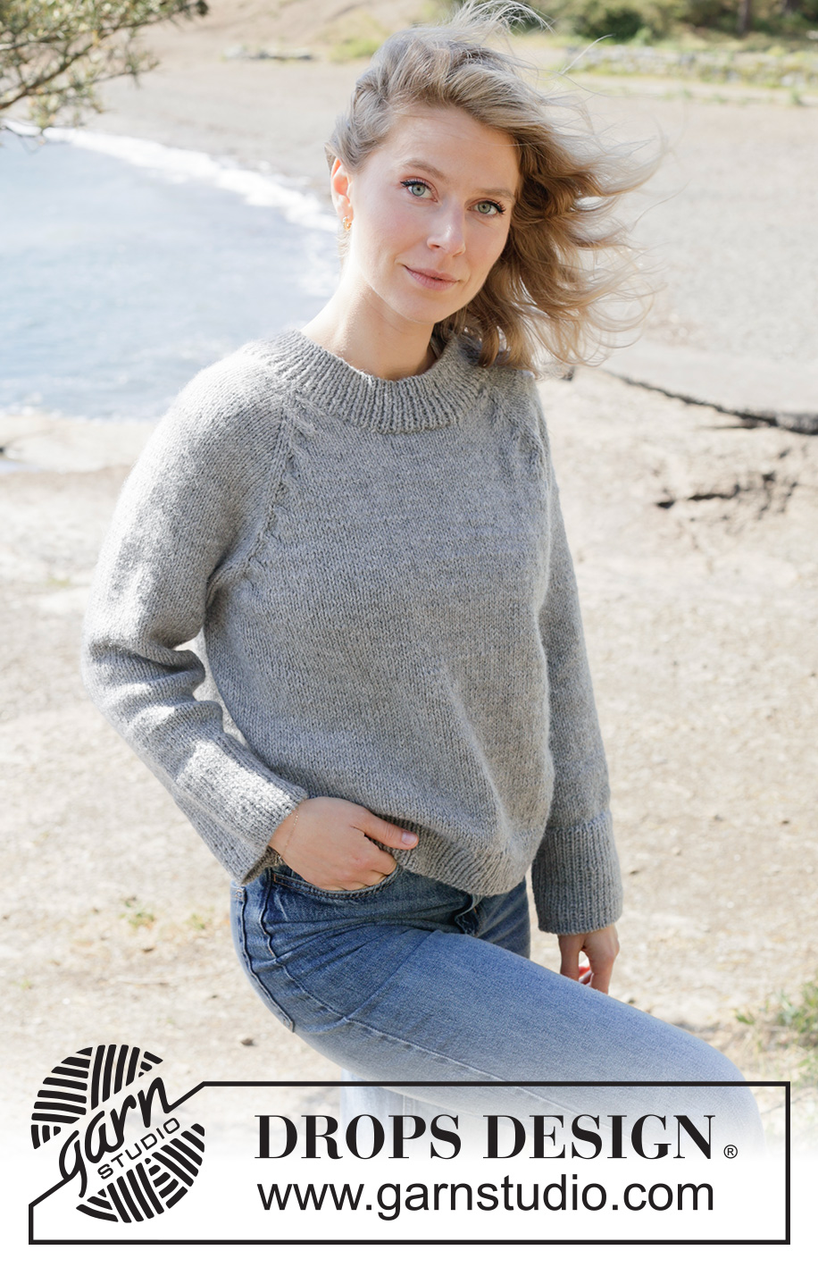 Grey Feather Sweater / DROPS 263-21 - Maglione lavorato ai ferri in DROPS Nepal o DROPS Alaska. Lavorato dall’alto in basso a maglia rasata con raglan e trecce. Taglie: XS - XXXL.