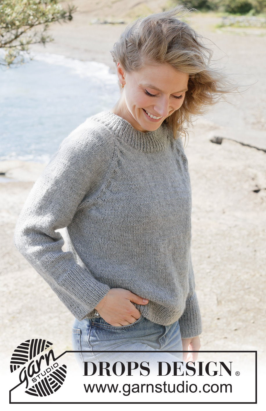 Grey Feather Sweater / DROPS 263-21 - Maglione lavorato ai ferri in DROPS Nepal o DROPS Alaska. Lavorato dall’alto in basso a maglia rasata con raglan e trecce. Taglie: XS - XXXL.