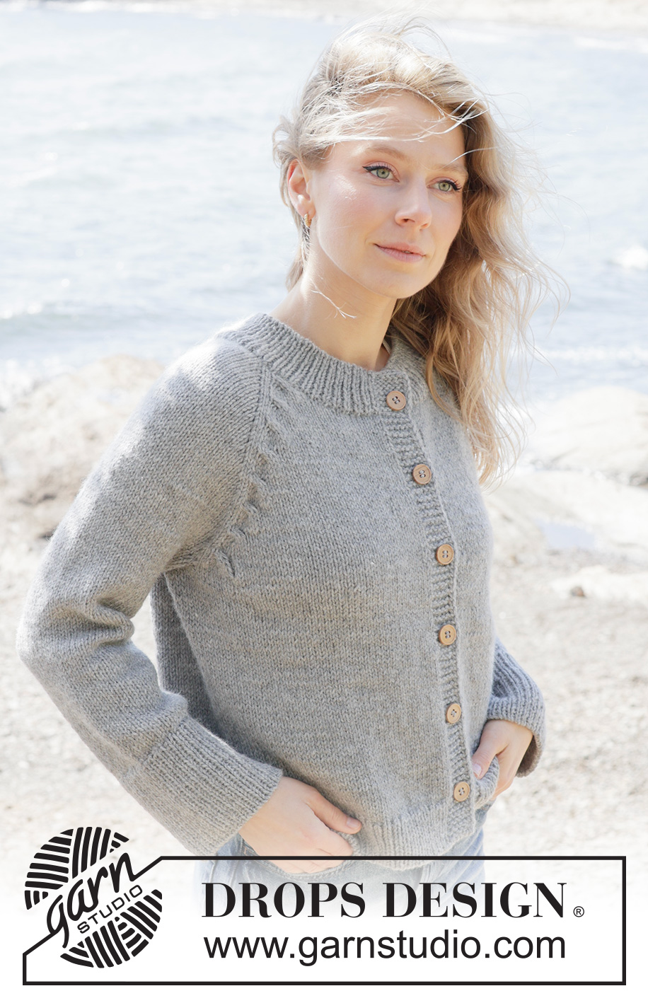 Gray Feather Cardigan / DROPS 263-22 - Cardigan lavorato ai ferri in DROPS Nepal o DROPS Big Merino. Lavorato dall’alto in basso a maglia rasata con raglan, trecce e I-cord. Taglie: XS - XXXL.