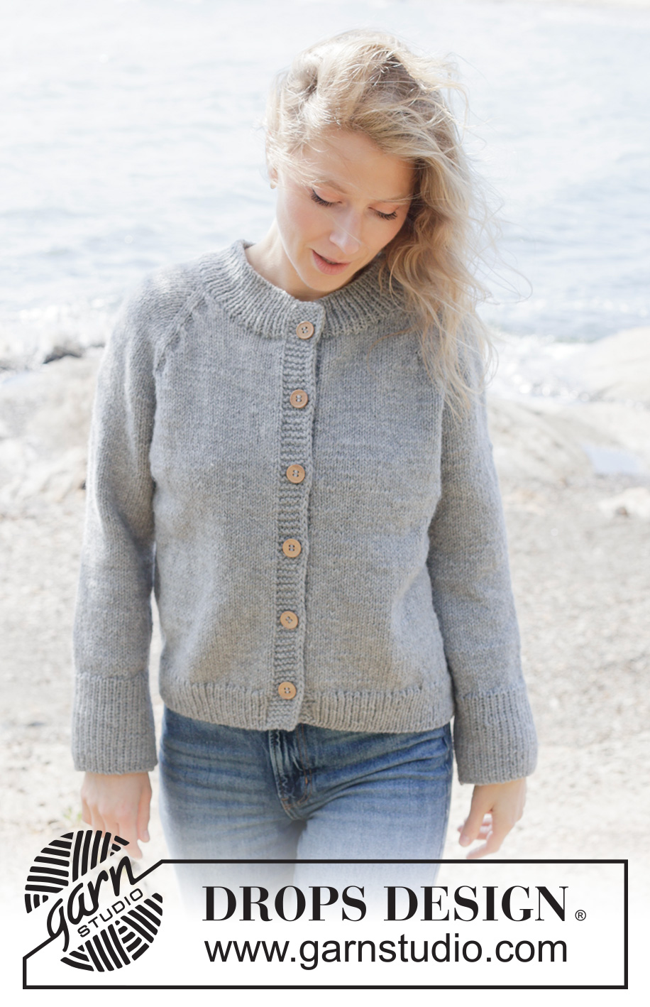 Gray Feather Cardigan / DROPS 263-22 - Cardigan lavorato ai ferri in DROPS Nepal o DROPS Big Merino. Lavorato dall’alto in basso a maglia rasata con raglan, trecce e I-cord. Taglie: XS - XXXL.
