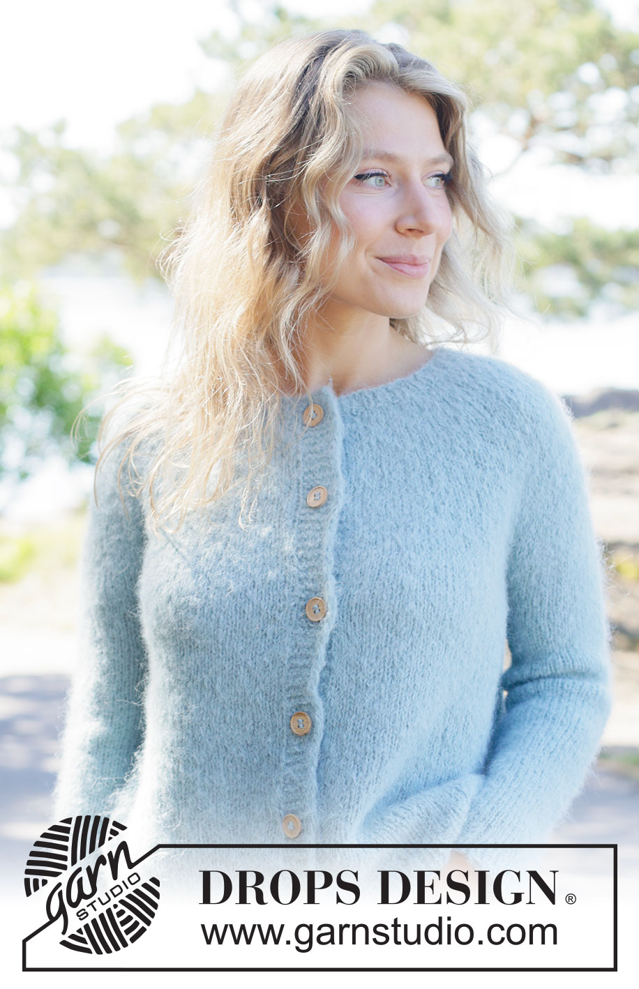 Tide Song Cardigan / DROPS 263-23 - Strikket jakke i DROPS Melody. Arbeidet strikkes ovenfra og ned i glattstrikk med rundfelling og i-cord. Størrelse XS - XXXL.