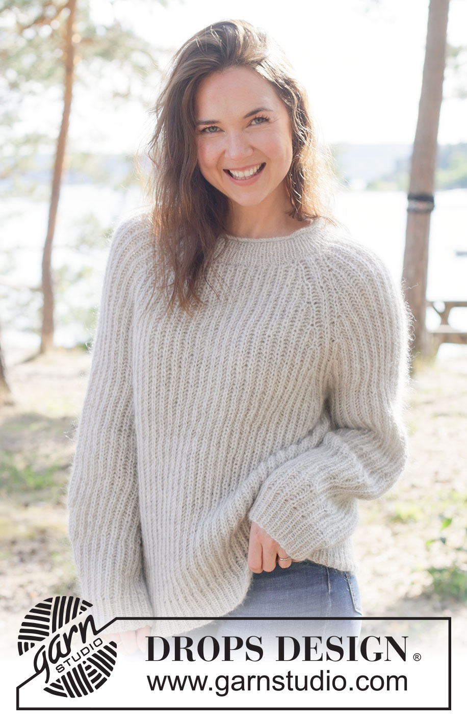 Casual Lines Sweater / DROPS 263-3 - Gebreide trui in DROPS Alpaca en DROPS Kid-Silk. Het werk wordt van boven naar beneden gebreid met raglan en Engelse patentsteek. Maten XS - XXXL.