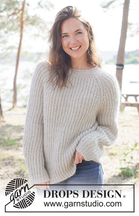 Casual Lines Sweater / DROPS 263-3 - Gebreide trui in DROPS Alpaca en DROPS Kid-Silk. Het werk wordt van boven naar beneden gebreid met raglan en Engelse patentsteek. Maten XS - XXXL.