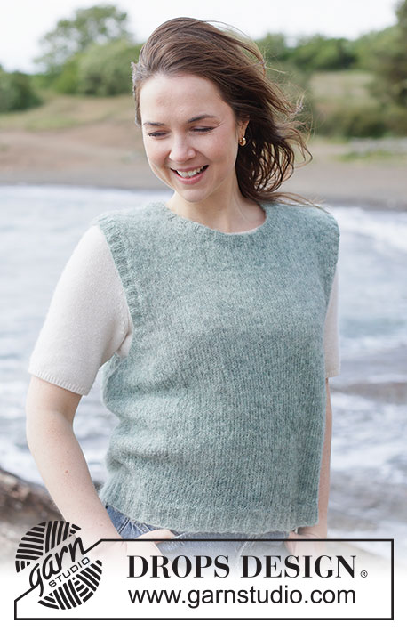 Blue Mirage Vest / DROPS 263-30 - Gilet lavorato ai ferri in DROPS Brushed Alpaca Silk. Lavorato dal basso verso l’alto a maglia rasata, con spalle diagonali e collo rotondo. Taglie: XS - XXXL.