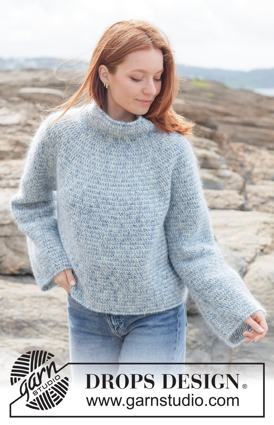Ocean Whisper / DROPS 263-31 - Pulovr s kruhovým sedlem a račími sloupky háčkovaný shora dolů z přízí DROPS Fiesta a DROPS Kid-Silk. Velikosti: XS - XXXL.