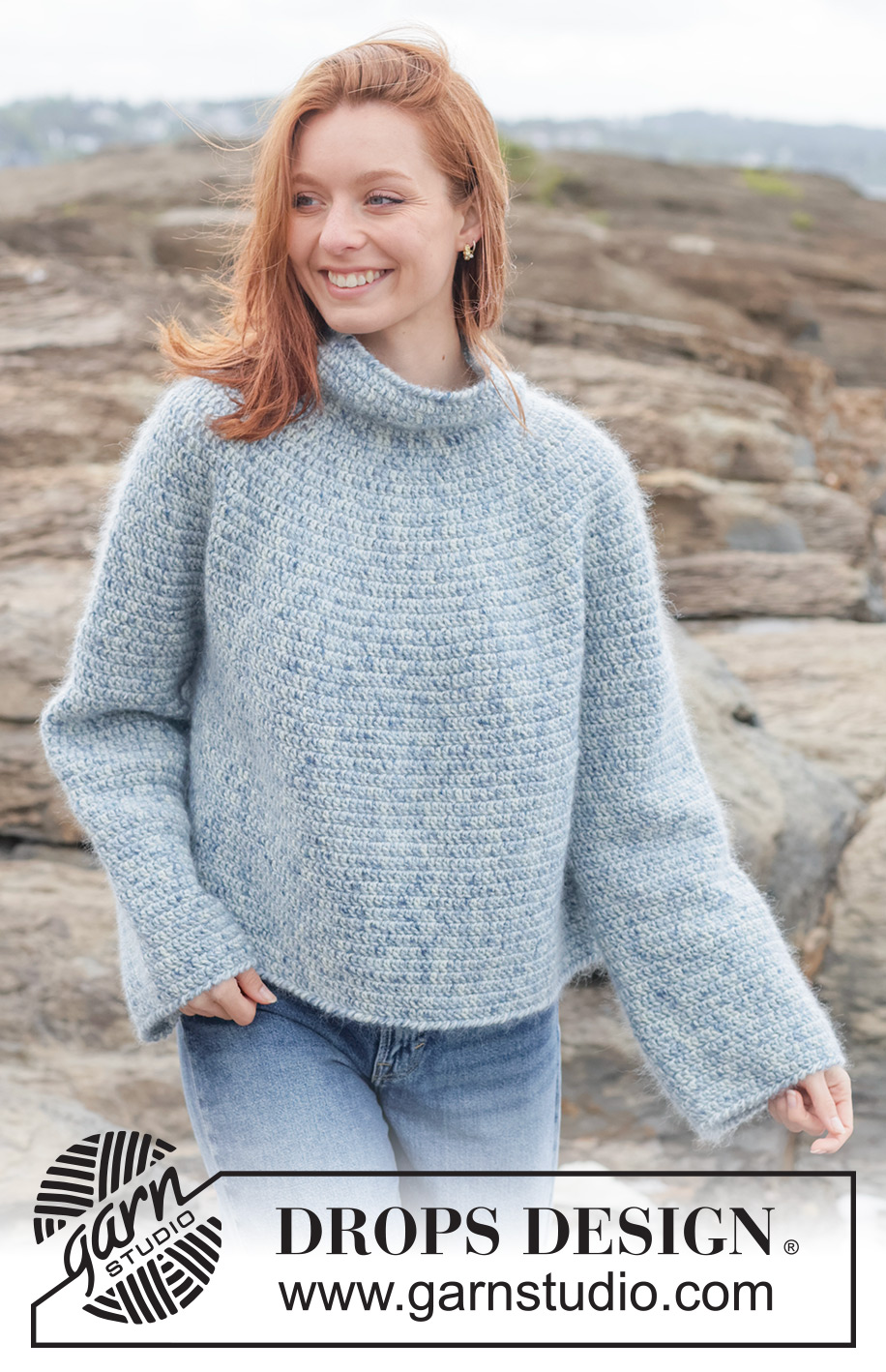Ocean Whisper / DROPS 263-31 - Pulovr s kruhovým sedlem a račími sloupky háčkovaný shora dolů z přízí DROPS Fiesta a DROPS Kid-Silk. Velikosti: XS - XXXL.