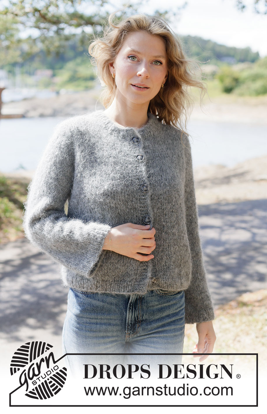 Cloud Drift Cardigan / DROPS 263-32 - Strikket jakke i 1 tråd DROPS Melody eller 2 tråder DROPS Brushed Alpaca Silk. Arbeidet strikkes ovenfra og ned i glattstrikk med europeisk bærestykke og i-cord. Størrelse XS - XXXL.