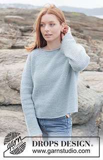 Seafoam Serenity Sweater / DROPS 263-33 - Gehäkelter Pullover in DROPS Alpaca. Die Arbeit wird von oben nach unten in Stäbchen mit Rundpasse und Krebsmaschen gehäkelt. Größe XS - XXXL.