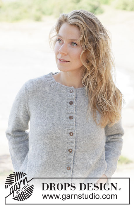 Silver Snuggle Cardigan / DROPS 263-35 - Strikket jakke i DROPS Sky eller DROPS Cotton Merino. Arbeidet strikkes ovenfra og ned i glattstrikk med europeisk bærestykke.  Størrelse S - XXXL.