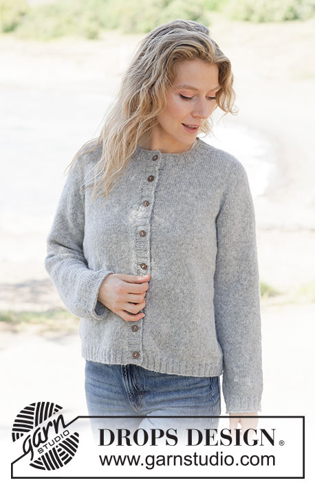 Silver Snuggle Cardigan / DROPS 263-35 - Strikket jakke i DROPS Sky eller DROPS Cotton Merino. Arbeidet strikkes ovenfra og ned i glattstrikk med europeisk bærestykke.  Størrelse S - XXXL.
