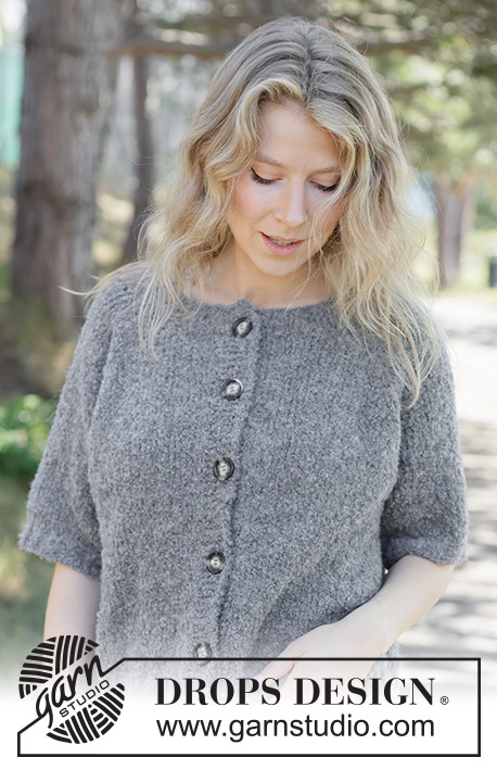 Emery Stone Cardigan / DROPS 263-38 - Rozpinany sweter na drutach, z krótkim rękawem, przerabiany od góry do dołu, z włóczki DROPS Alpaca Bouclé. Wykonany dżersejem, z reglanowymi rękawami i brzegiem I-cordem. Od XS do XXXL.