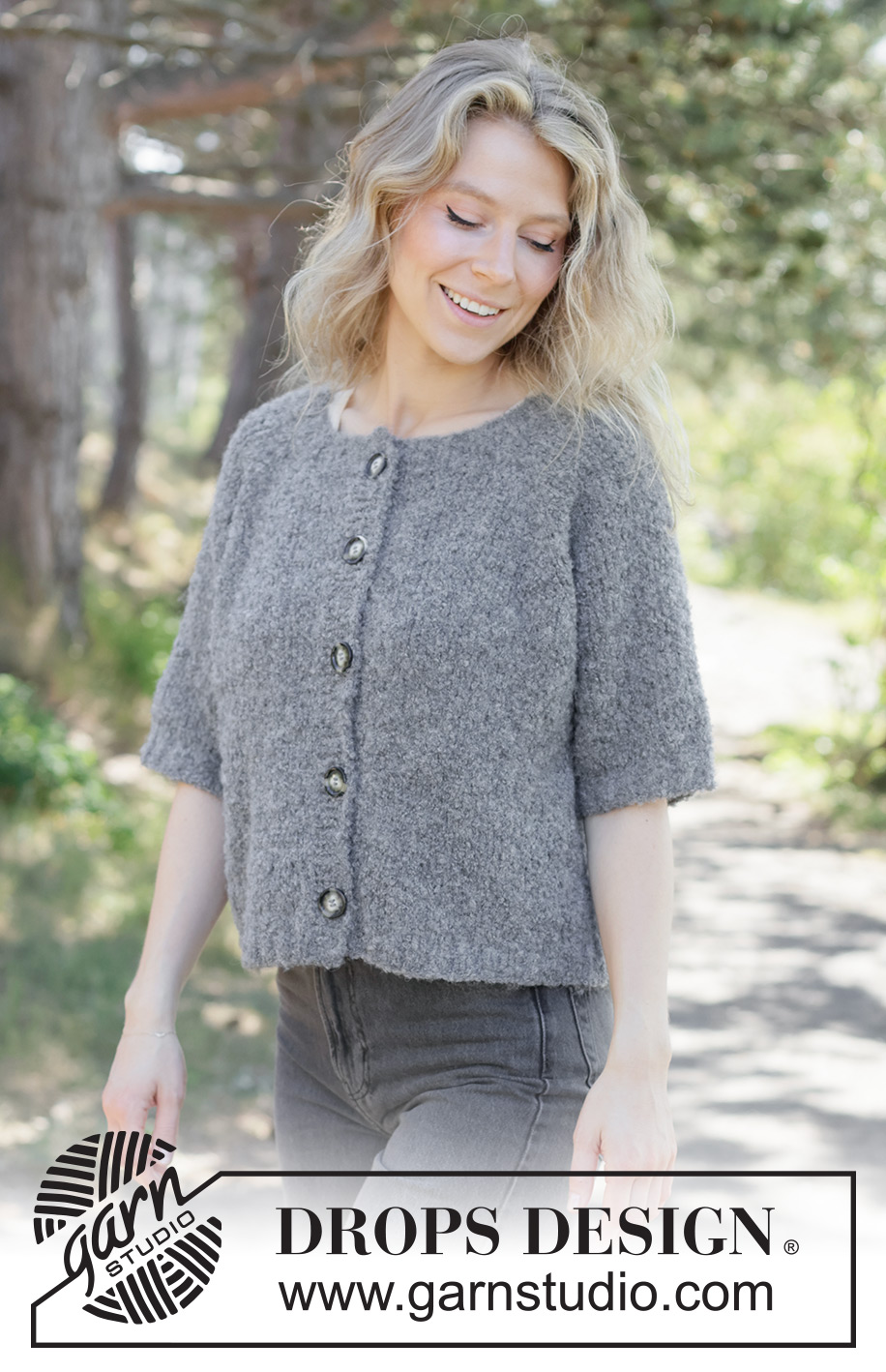 Emery Stone Cardigan / DROPS 263-38 - Rozpinany sweter na drutach, z krótkim rękawem, przerabiany od góry do dołu, z włóczki DROPS Alpaca Bouclé. Wykonany dżersejem, z reglanowymi rękawami i brzegiem I-cordem. Od XS do XXXL.