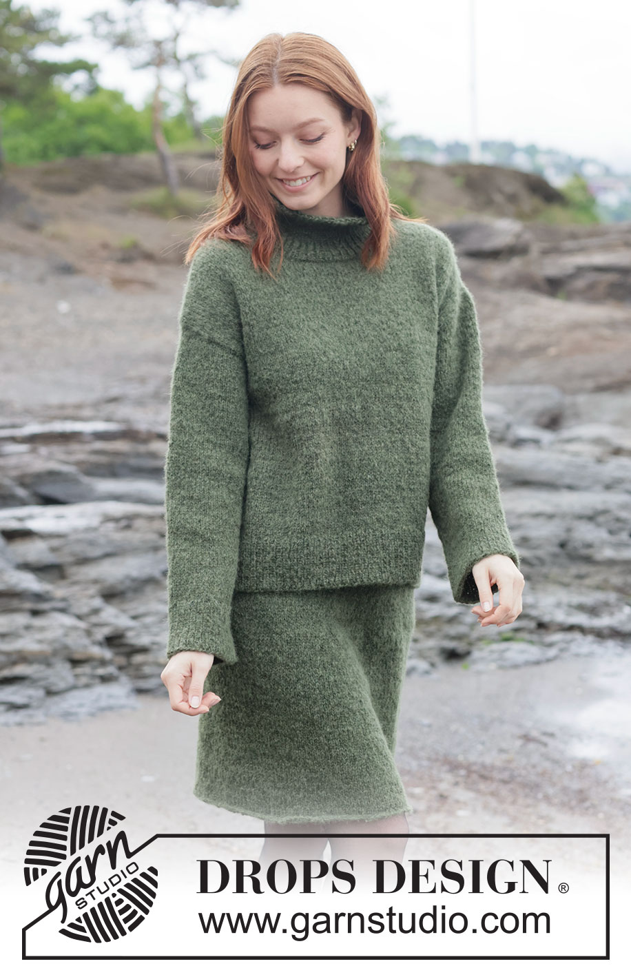 Everfern Sweater / DROPS 263-39 - Gebreide trui in DROPS Brushed Alpaca Silk en DROPS Alpaca. Het werk wordt van boven naar beneden gebreid met Europeaanse schouder/ diagonale schouder, hoge col en tricotsteek. Maat XS – XXXL.