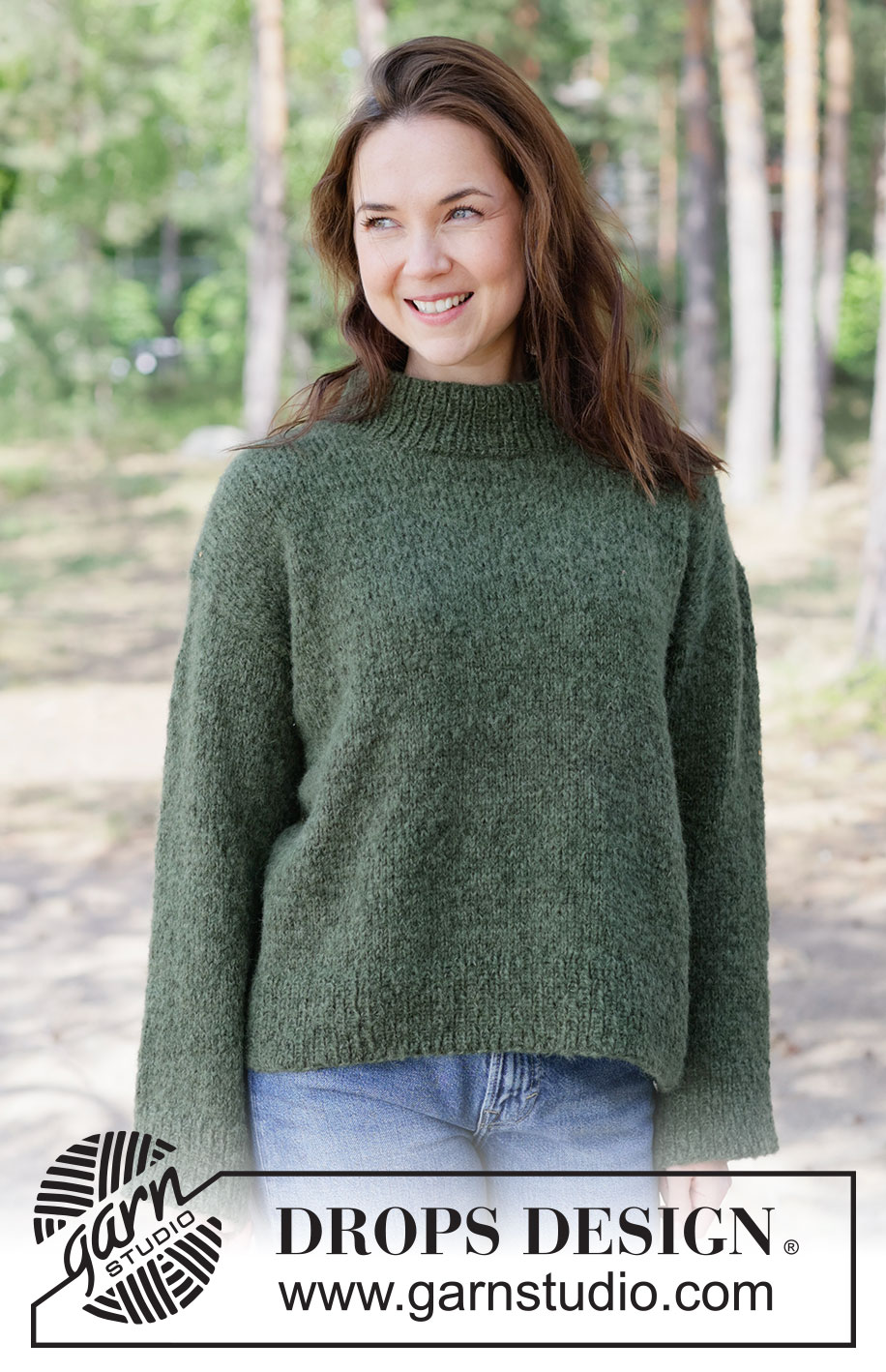Everfern Sweater / DROPS 263-39 - Gebreide trui in DROPS Brushed Alpaca Silk en DROPS Alpaca. Het werk wordt van boven naar beneden gebreid met Europeaanse schouder/ diagonale schouder, hoge col en tricotsteek. Maat XS – XXXL.