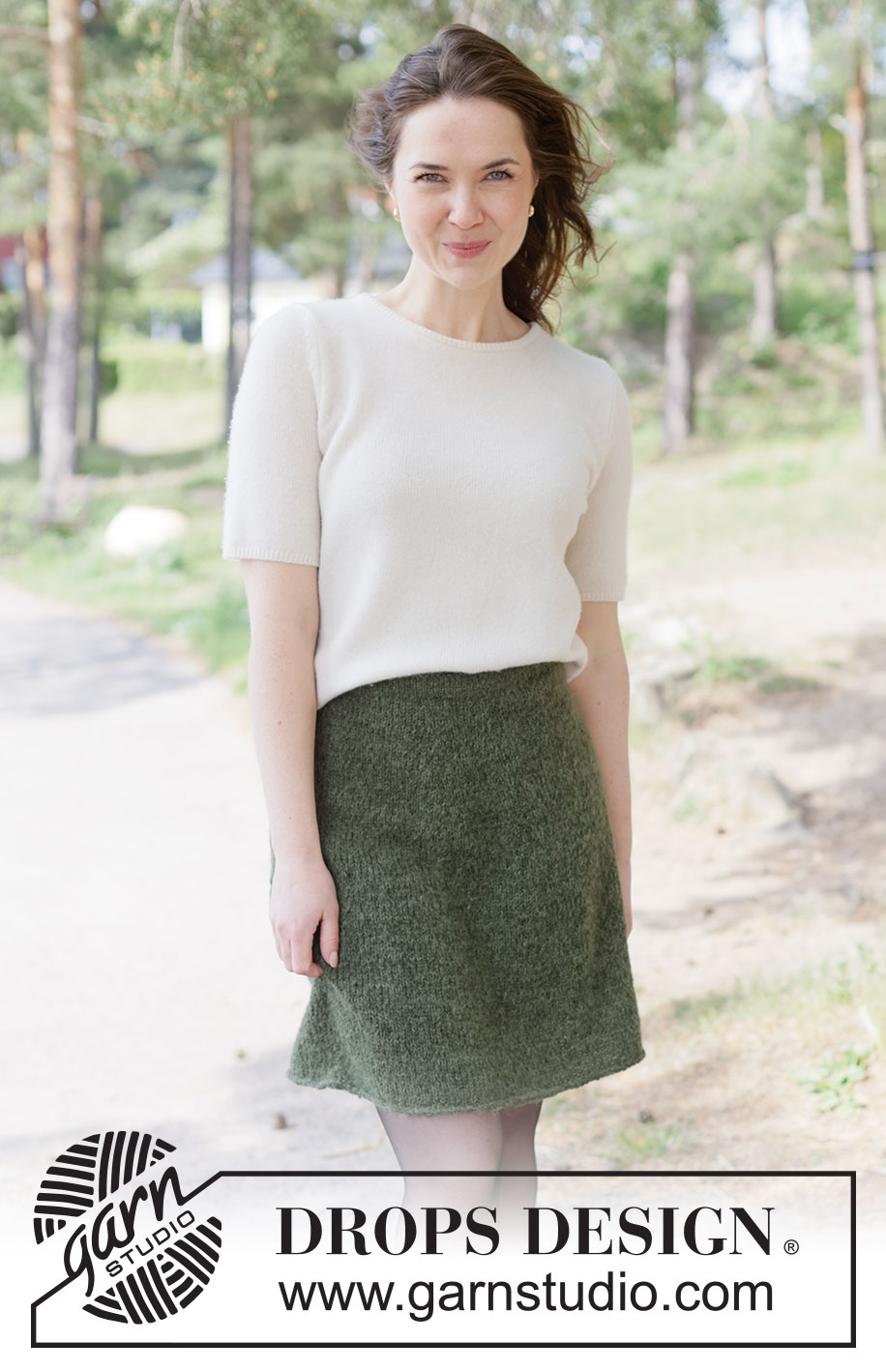 Everfern Skirt / DROPS 263-40 - Knitted knee-length skirt in DROPS Brushed Alpaca Silk and DROPS Alpaca. The piece is worked top down in stocking stitch. Sizes XS - XXXL.