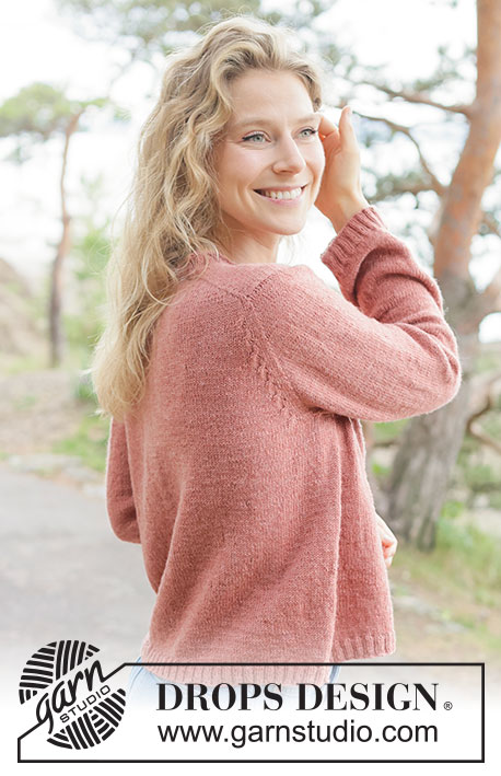 Frosted Cranberry Sweater / DROPS 264-13 - Gestrickter Pullover in DROPS BabyMerino. Die Arbeit wird von oben nach unten glatt rechts mit europäischer Passe, Zopfmuster und Rollrand gestrickt. Größe XS - XXXL.