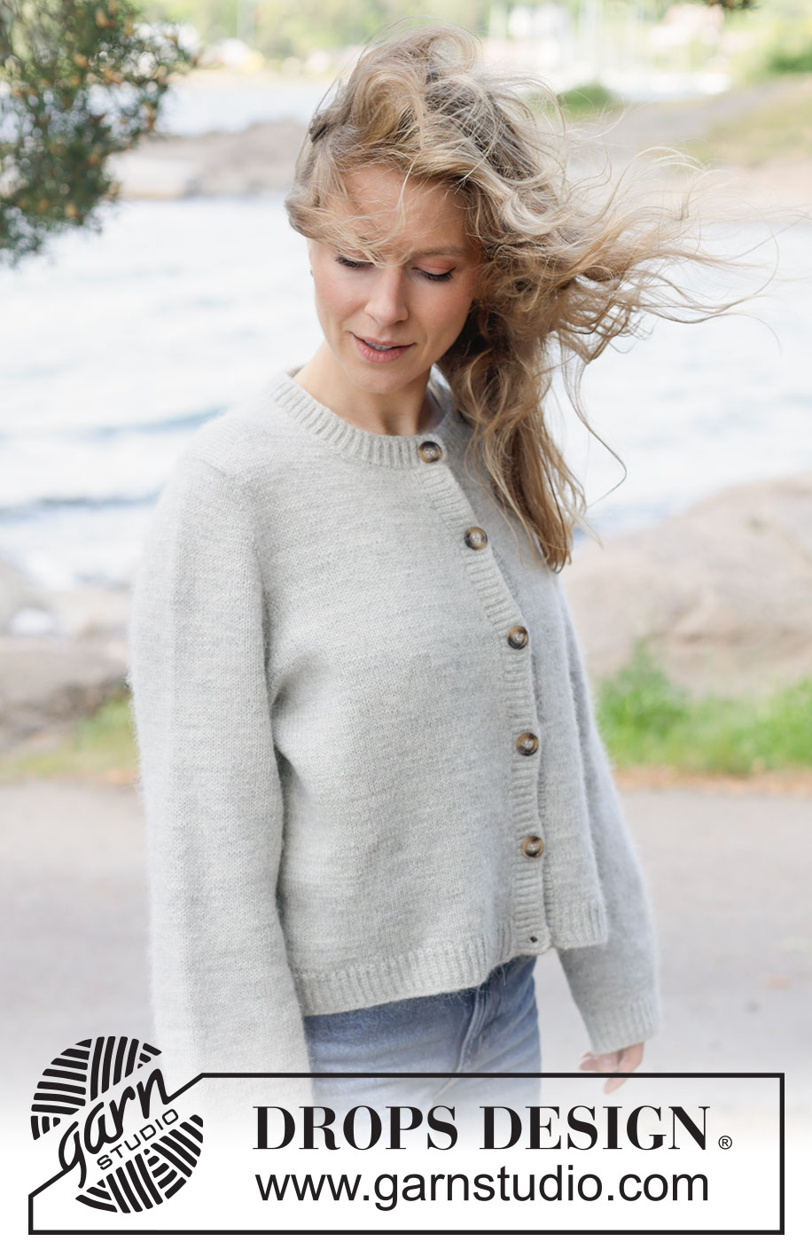 Silver Drift Cardigan / DROPS 264-14 - 1 DROPS Fiesta ja 1 DROPS Kid-Silk lõngadest ülevalt alla parempidises koes kootud Euroopa passega üheskootud varrukatega ja patentkoes servadega kardigan  suurustele XS kuni XXL