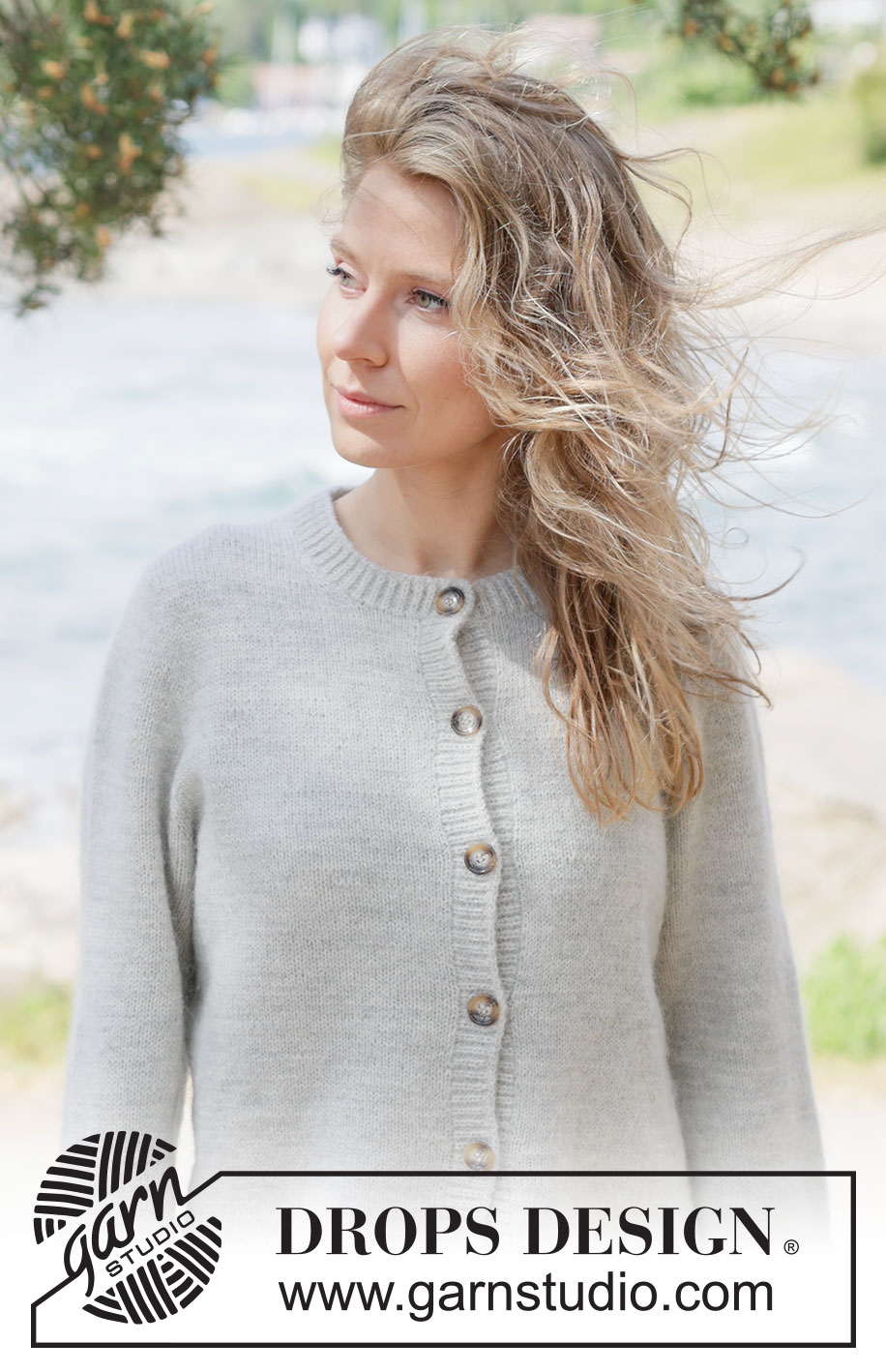 Silver Drift Cardigan / DROPS 264-14 - 1 DROPS Fiesta ja 1 DROPS Kid-Silk lõngadest ülevalt alla parempidises koes kootud Euroopa passega üheskootud varrukatega ja patentkoes servadega kardigan  suurustele XS kuni XXL