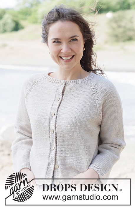 Frost Petal Cardigan / DROPS 264-16 - Strikket cardigan i DROPS Merino Extra Fine eller DROPS Puna. Arbejdet strikkes oppefra og ned med raglan og glatstrik. Størrelse XS - XXXL.