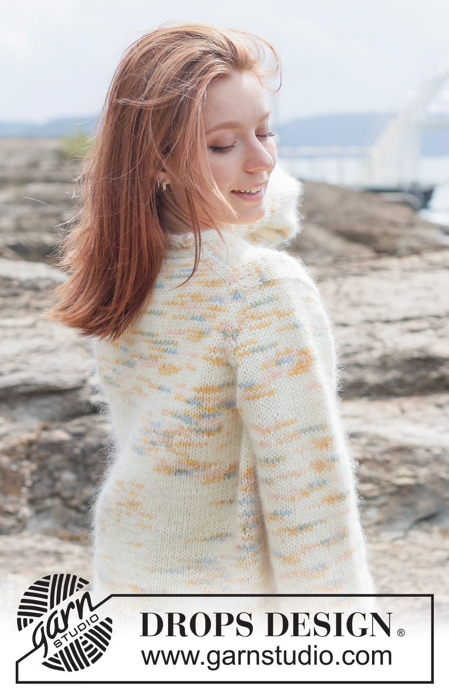 Painted Coastline Sweater / DROPS 264-27 - Strikket bluse i 1 tråd DROPS Fiesta og 2 tråde DROPS Kid-Silk. Arbejdet strikkes oppefra og ned i glatstrik med europæisk bærestykke og i-cord. Størrelse XS - XXXL.