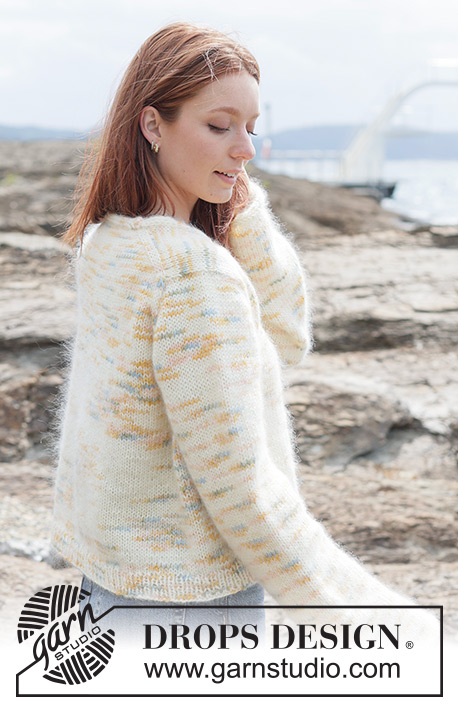 Painted Coastline Sweater / DROPS 264-27 - Strikket bluse i 1 tråd DROPS Fiesta og 2 tråde DROPS Kid-Silk. Arbejdet strikkes oppefra og ned i glatstrik med europæisk bærestykke og i-cord. Størrelse XS - XXXL.