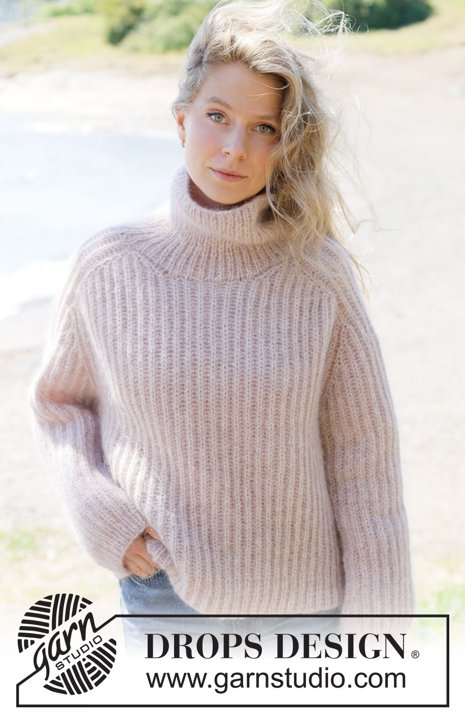 Ribs and Roses Sweater / DROPS 264-3 - Strikket genser i 1 tråd DROPS Air og 1 tråd DROPS Kid-Silk. Arbeidet strikkes ovenfra og ned med sadelskulder, patent og høy hals. Størrelse XS - XXXL.