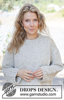 Grey Thistle Sweater / DROPS 264-36 - Strikket oversize bluse i DROPS Soft Tweed. Arbejdet strikkes oppefra og ned med skrå skulder / europæisk skulder, reliefmønster og dobbelt halskant. Størrelse XS - XXXL.