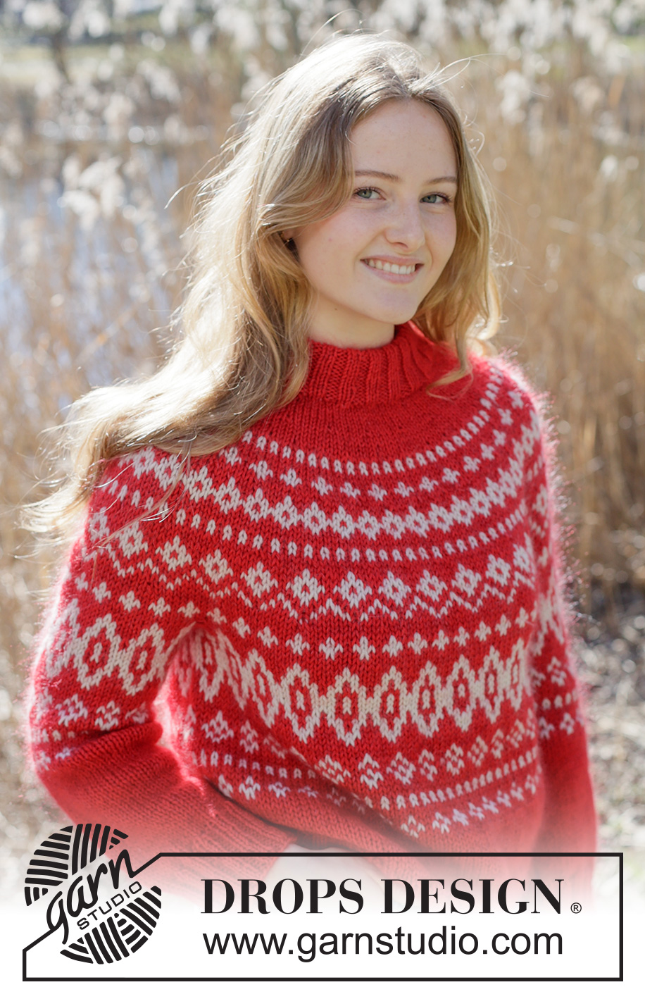 Crimson Cabin Sweater / DROPS 264-37 - Modelli di maglia gratuiti Crimson Cabin Sweater / DROPS 264-37 - Maglione lavorato ai ferri con 1 capo di DROPS Daisy e 1 capo di DROPS Kid-Silk. Lavorato dall’alto in basso con sprone rotondo, motivo nordico e bordo del collo doppio. Taglie: S - XXXL.