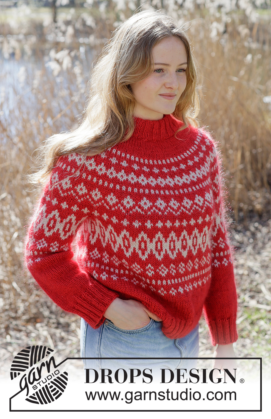 Crimson Cabin Sweater / DROPS 264-37 - Modelli di maglia gratuiti Crimson Cabin Sweater / DROPS 264-37 - Maglione lavorato ai ferri con 1 capo di DROPS Daisy e 1 capo di DROPS Kid-Silk. Lavorato dall’alto in basso con sprone rotondo, motivo nordico e bordo del collo doppio. Taglie: S - XXXL.