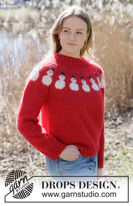 Snowman Magic Sweater / DROPS 264-38 - Sweter na drutach, przerabiany od góry do dołu, z włóczek DROPS Alpaca i DROPS Kid-Silk. Przerabiany dżersejem, z zaokrąglonym karczkiem i żakardem w bałwanki. Od XS do XXXL. Temat: Boże Narodzenie.