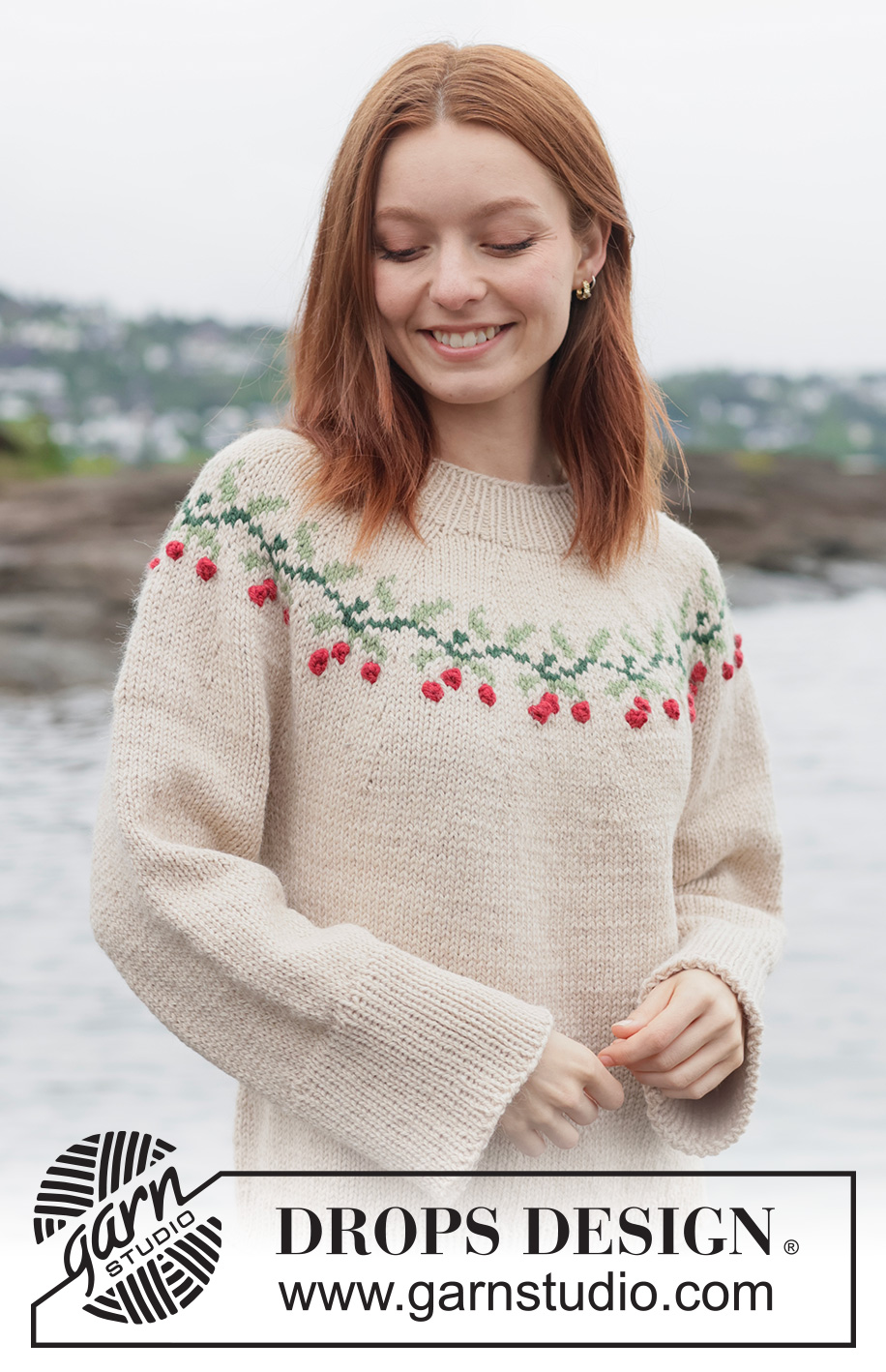 Holly Dolly Sweater / DROPS 264-39 - Free knitting pattern Holly Dolly Sweater / DROPS 264-39 - Knitted jumper in DROPS Nepal. Piece is knitted top down in stocking stitch with round yoke and multi-coloured pattern with berries. Size XS – XXXL. Theme: Christmas.