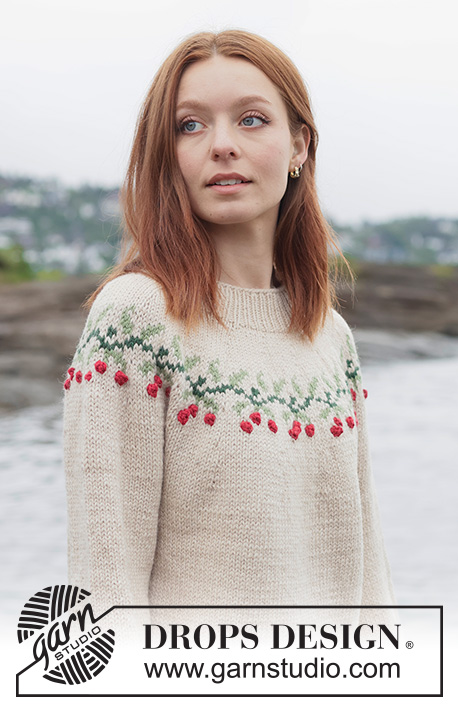 Holly Dolly Sweater / DROPS 264-39 - Sweter na drutach, przerabiany od góry do dołu, z włóczki DROPS Nepal. Przerabiany dżersejem, z zaokrąglonym karczkiem i żakardem w listki i owoce ostrokrzewu. Od XS do XXXL. Temat: Boże Narodzenie.