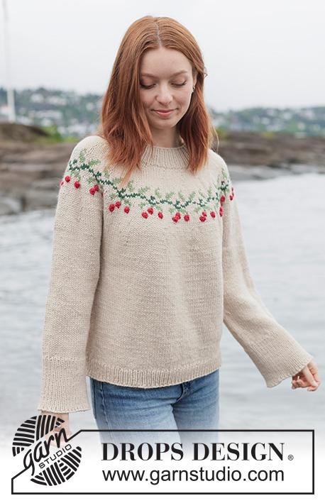 Holly Dolly Sweater / DROPS 264-39 - Sweter na drutach, przerabiany od góry do dołu, z włóczki DROPS Nepal. Przerabiany dżersejem, z zaokrąglonym karczkiem i żakardem w listki i owoce ostrokrzewu. Od XS do XXXL. Temat: Boże Narodzenie.