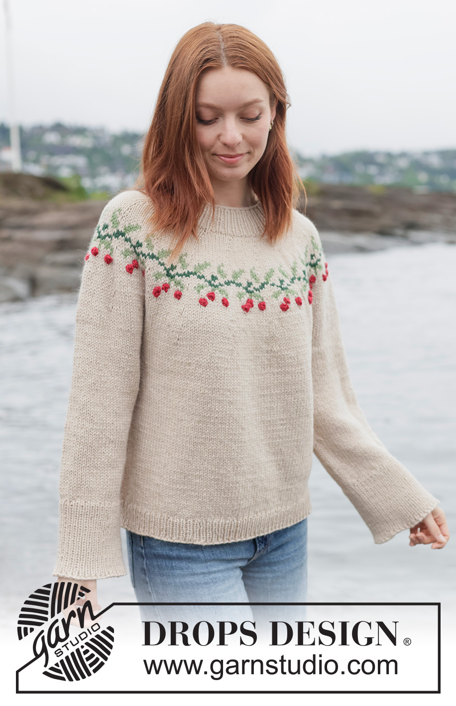 Holly Dolly Sweater / DROPS 264-39 - Free knitting pattern Holly Dolly Sweater / DROPS 264-39 - Knitted jumper in DROPS Nepal. Piece is knitted top down in stocking stitch with round yoke and multi-coloured pattern with berries. Size XS – XXXL. Theme: Christmas.