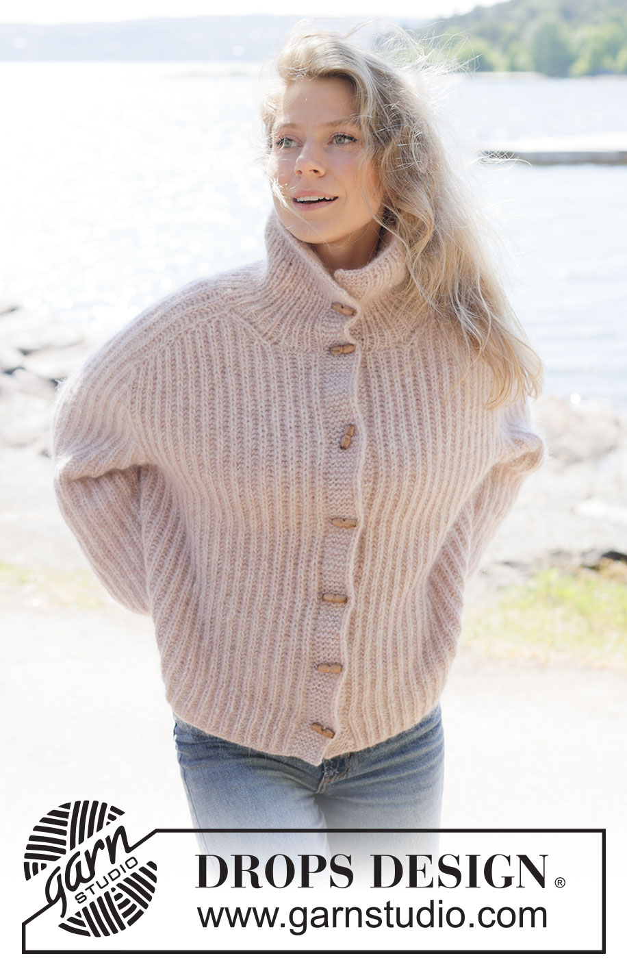 Ribs and Roses Cardigan / DROPS 264-4 - Propínací svetr se sedlovými náramenicemi pletený shora dolů chytovým patentem z 1 vlákna příze DROPS Air a 1 vlákna příze DROPS Kid-Silk. Velikost XS - XXXL.