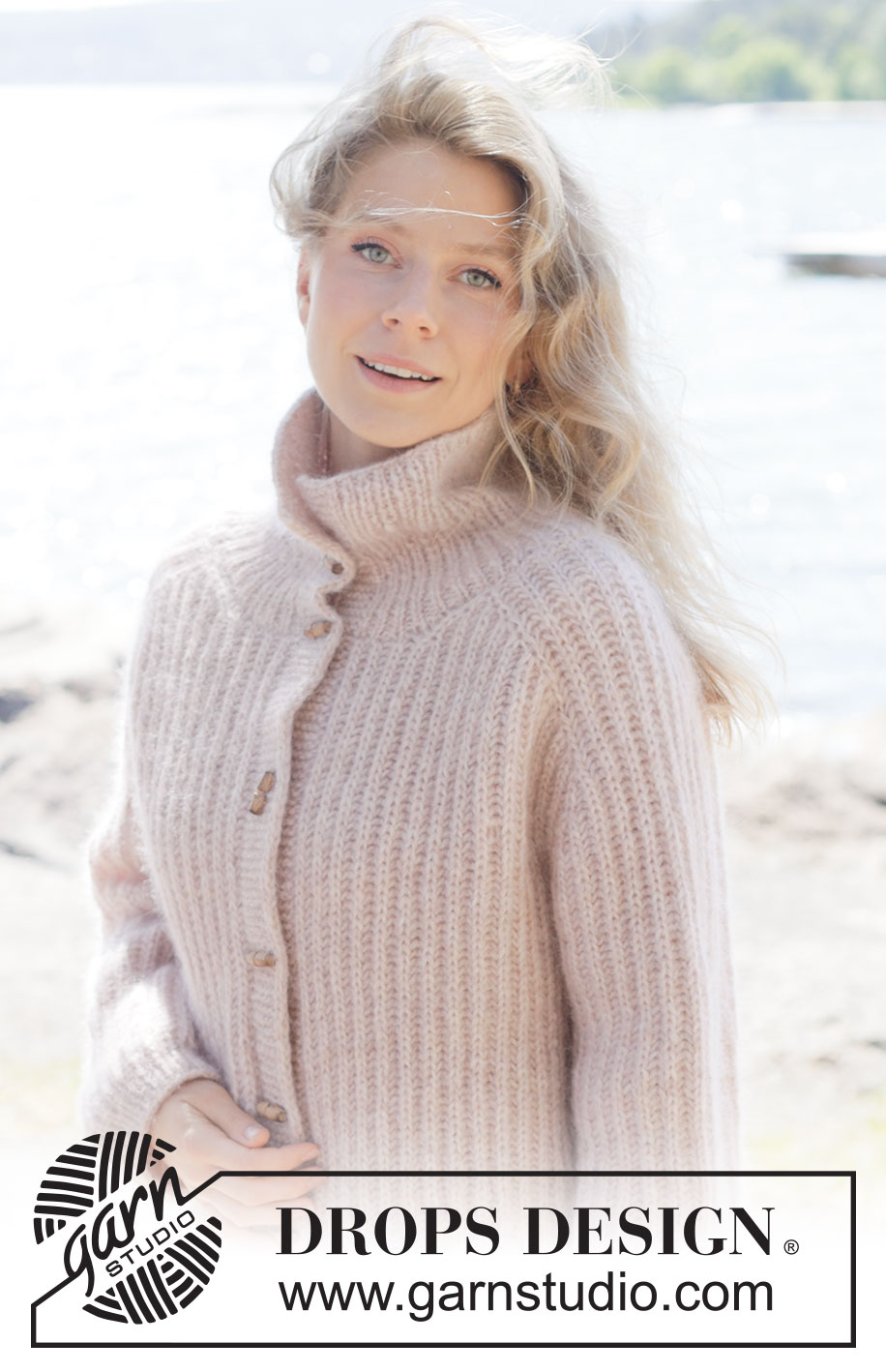 Ribs and Roses Cardigan / DROPS 264-4 - Propínací svetr se sedlovými náramenicemi pletený shora dolů chytovým patentem z 1 vlákna příze DROPS Air a 1 vlákna příze DROPS Kid-Silk. Velikost XS - XXXL.