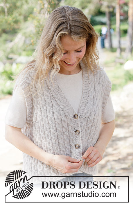 Soft Braid Vest / DROPS 264-6 - Gilet lavorato ai ferri in 1 capo di DROPS Nord e 1 capo di Kid-Silk o 1 capo di DROPS Alpaca e 1 capo di DROPS Kid-Silk. Lavorato dal basso verso l’alto con trecce, collo a V, spalle diagonali e I-cord. Taglie: XS - XXXL.