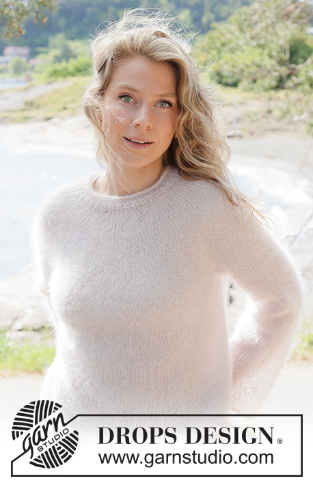 Marshmallow Muse Sweater / DROPS 264-9 - Maglione lavorato ai ferri in 3 capi di DROPS Kid-Silk. Lavorato dall’alto in basso a maglia rasata con sprone rotondo e chiusura arrotondata. Taglie: XS - XXXL.